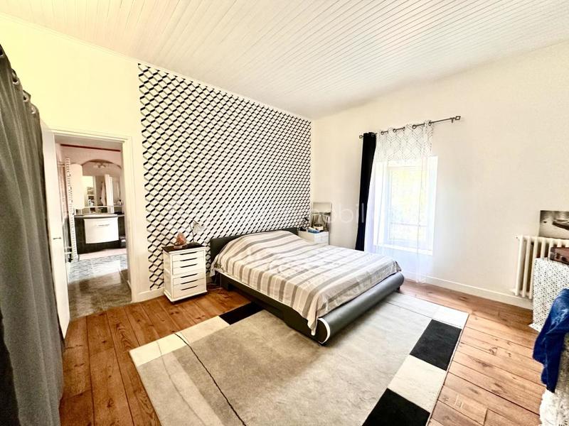 Maison - 291 m² - 11 pièces