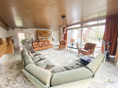 Maison - 223 m² - 7 pièces