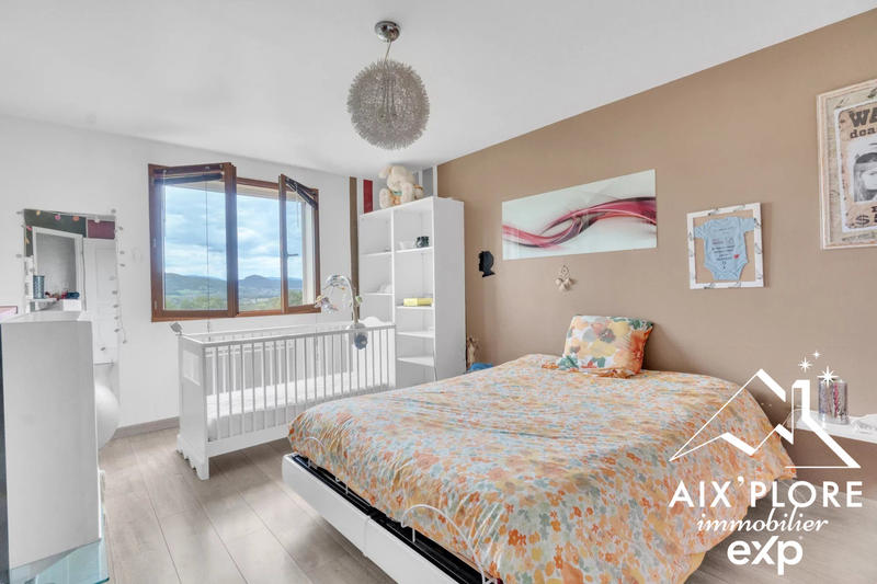 Maison - 167 m² - 6 pièces