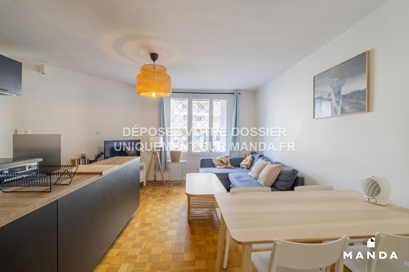 Chambre - 11 m² - 5 pièces