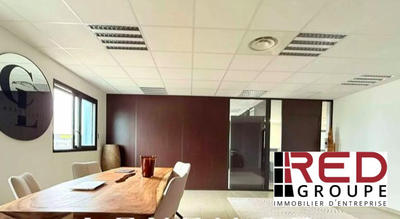 Bureau - 244 m²