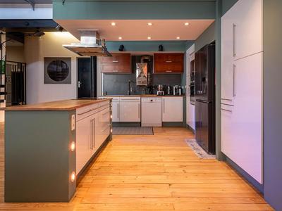 Loft - 148 m² - 3 pièces