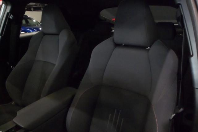 Toyota c-Hr Hybride 140 Design Business