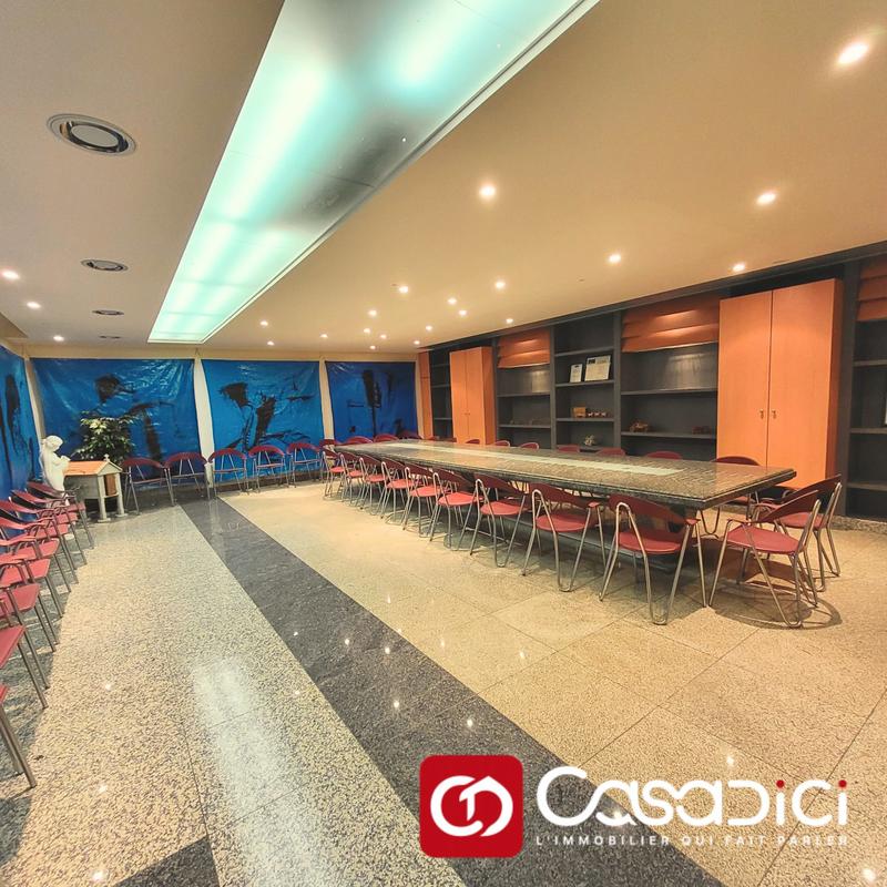 Entrepôt - 1 918 m²