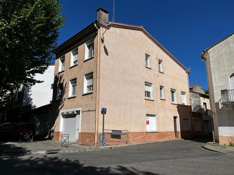 Maison - 243 m² - 11 pièces