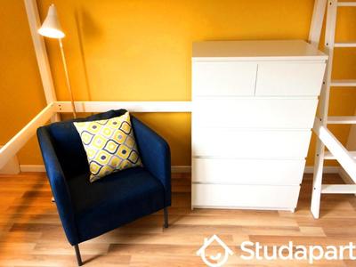 Chambre - 11 m² - 1 pièce