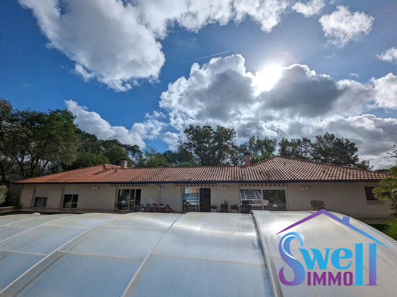 Maison contemporaine - 303 m² - 10 pièces