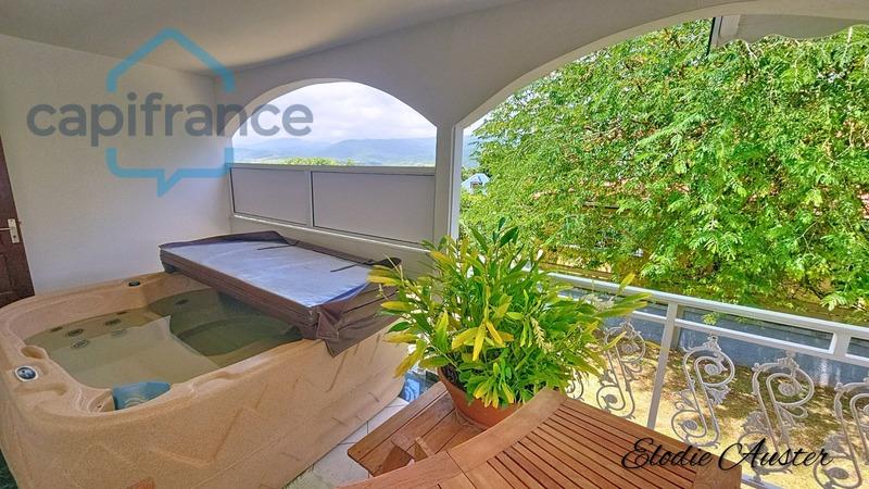 Villa - 226 m² - 8 pièces