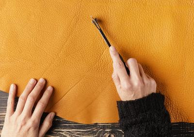 Atelier couronne de Noël en cuir