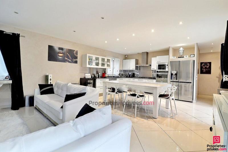 Maison - 268 m² - 10 pièces