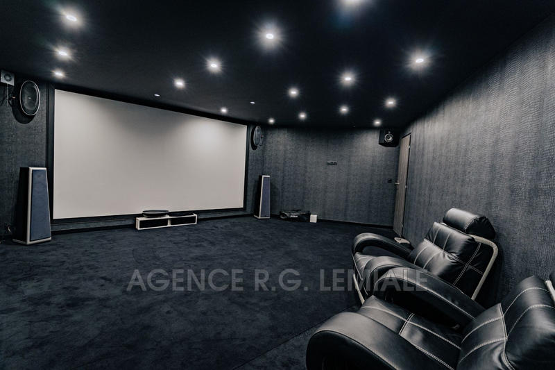 Maison - 190 m² - 10 pièces