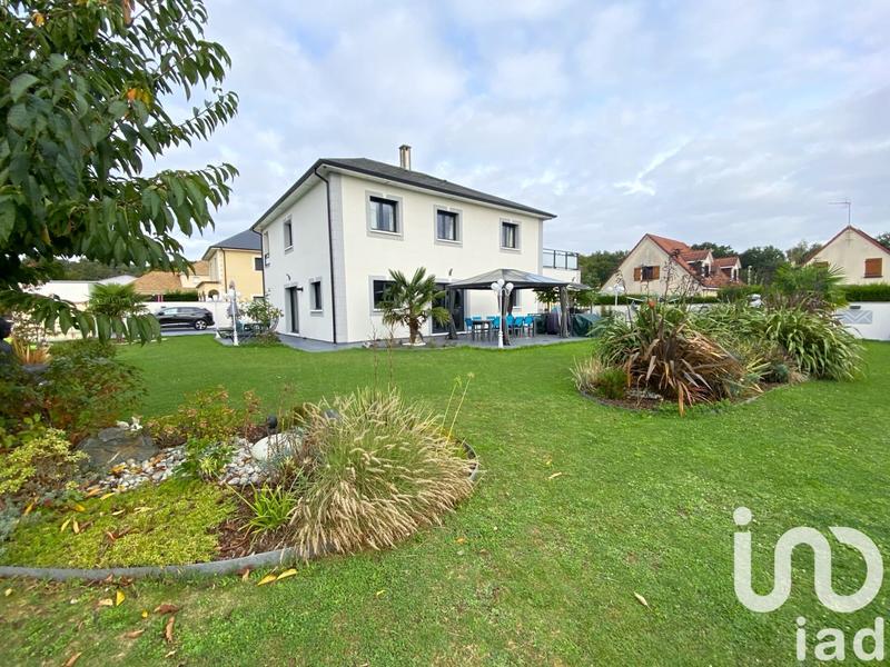 Maison - 325 m² - 10 pièces