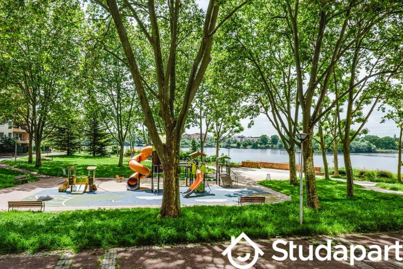 Chambre - 9 m² - 1 pièce