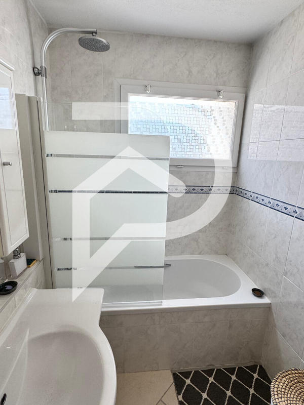 Appartement - 97 m² - 4 pièces