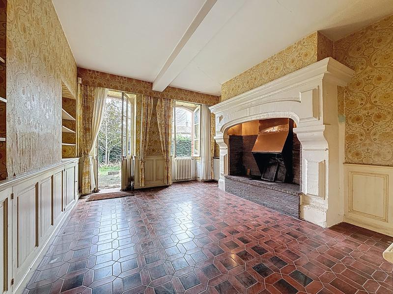 Maison - 360 m² - 7 pièces