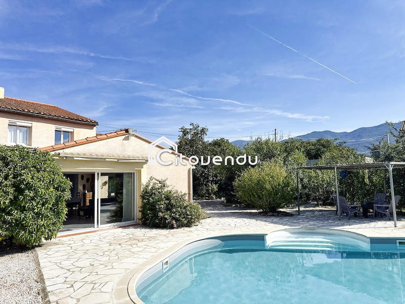 Villa - 185 m² - 8 pièces