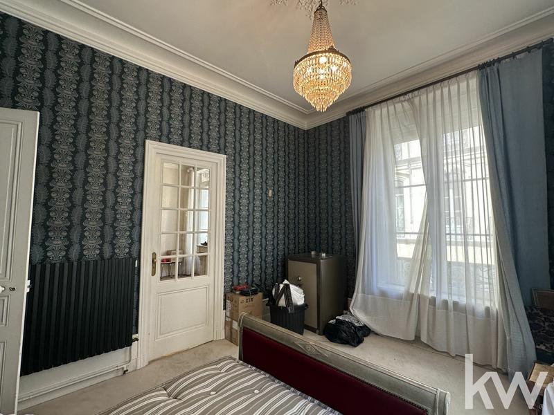 Appartement - 204 m² - 6 pièces