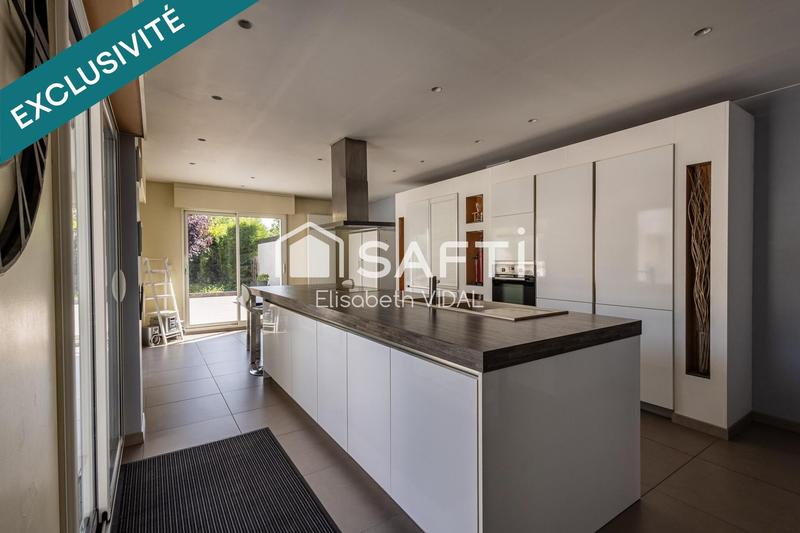 Maison - 292 m² - 6 pièces