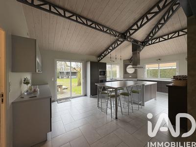 Maison - 196 m² - 6 pièces