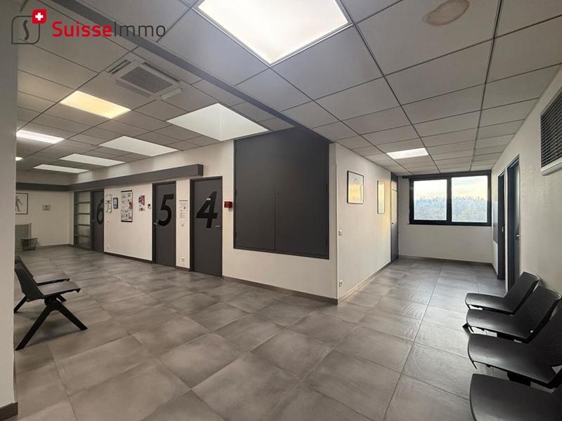 Local d'activité / Entrepôt - 220 m²