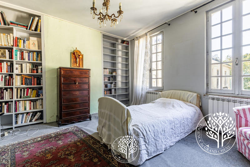 Maison - 435 m² - 16 pièces