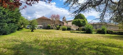 Maison - 180 m² - 8 pièces