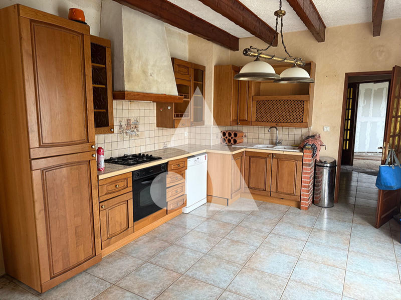 Maison - 222 m² - 7 pièces