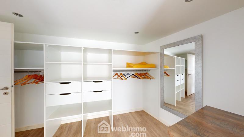 Maison - 177 m² - 7 pièces