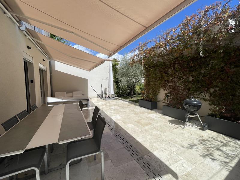 Maison de ville - 250 m² - 7 pièces