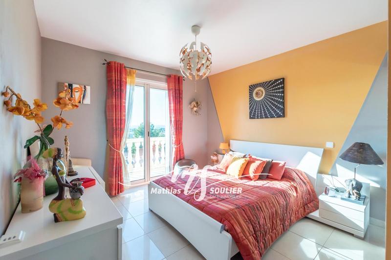 Villa - 260 m² - 9 pièces