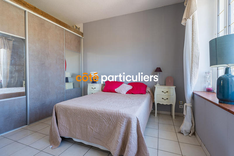 Maison - 233 m² - 9 pièces