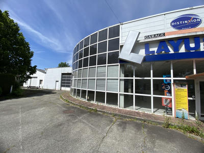 Local commercial - 1 900 m²