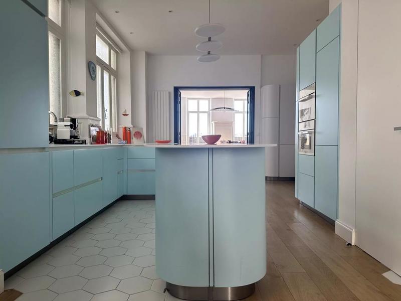 Appartement - 153 m² - 6 pièces