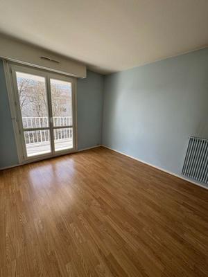 Appartement ancien - 73 m² - 4 pièces