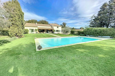 Villa - 283 m² - 8 pièces