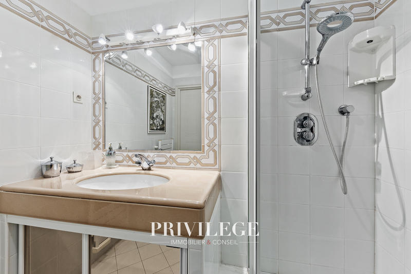 Appartement - 104 m² - 4 pièces