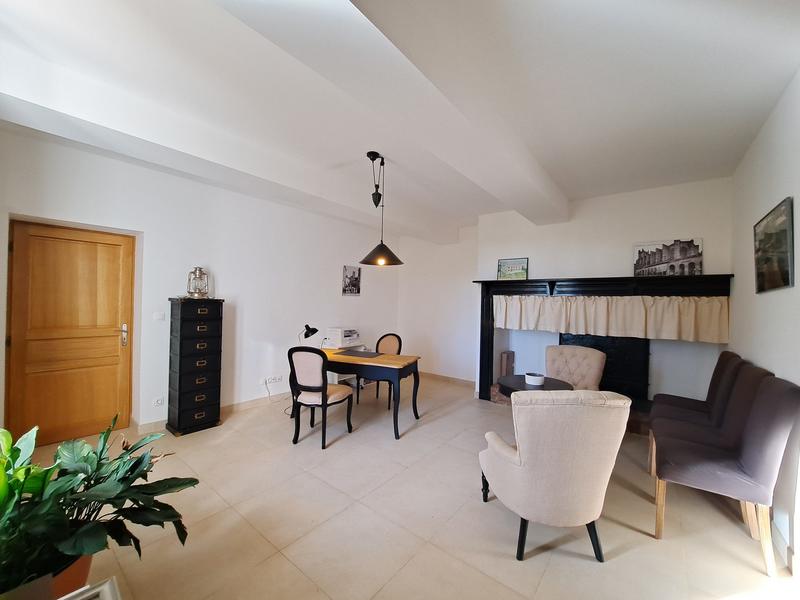 Maison - 375 m² - 10 pièces