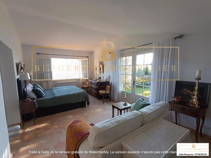 Villa - 185 m² - 6 pièces