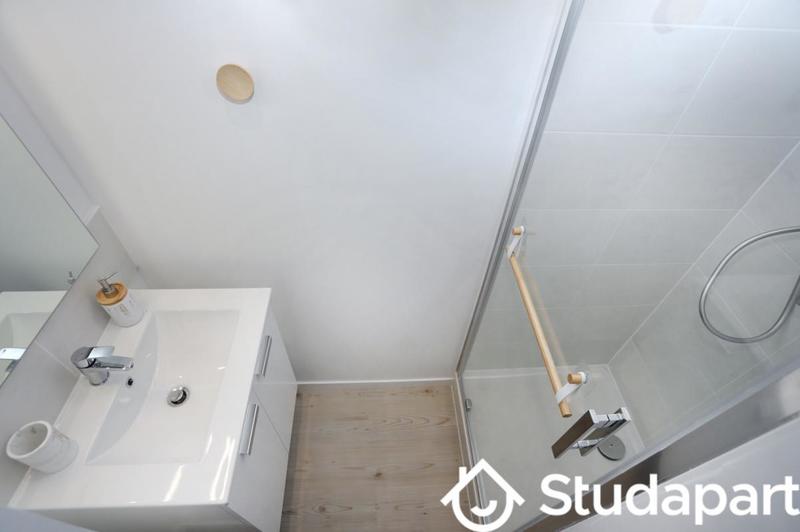 Chambre - 13 m² - 1 pièce