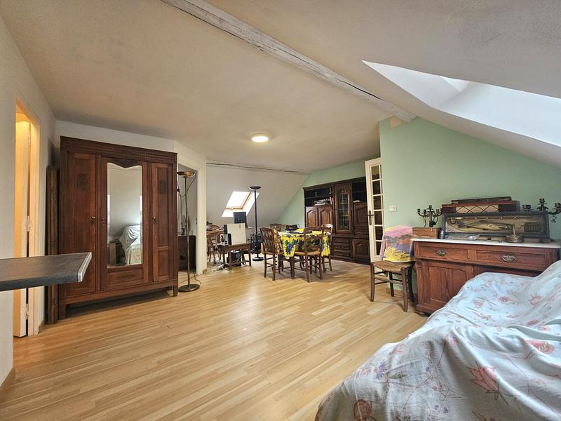 Maison - 145 m² - 9 pièces