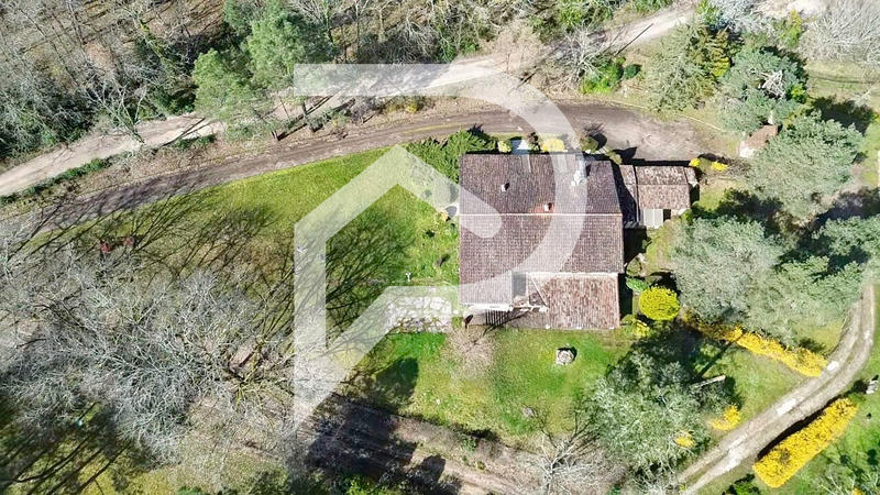 Maison - 220 m² - 7 pièces