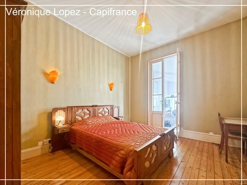 Maison - 252 m² - 10 pièces