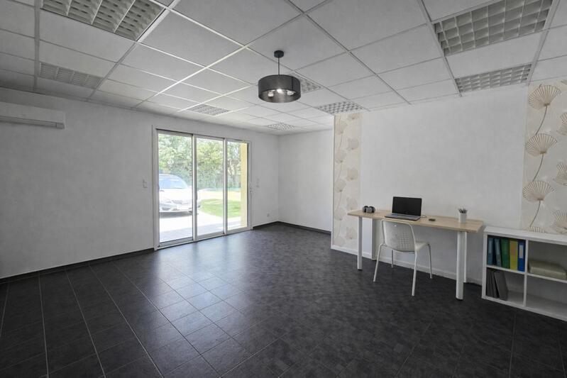 Maison - 238 m² - 9 pièces