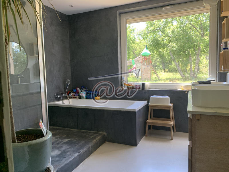 Villa - 190 m² - 6 pièces