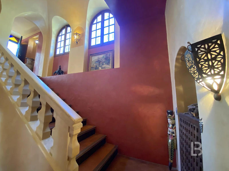 Maison - 322 m² - 10 pièces