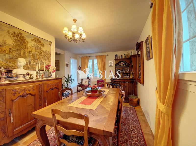 Maison traditionnelle - 150 m² - 6 pièces