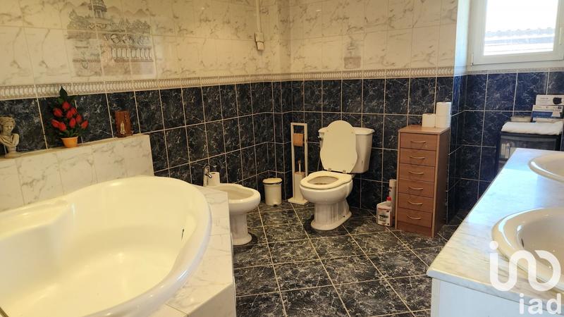 Maison - 182 m² - 7 pièces