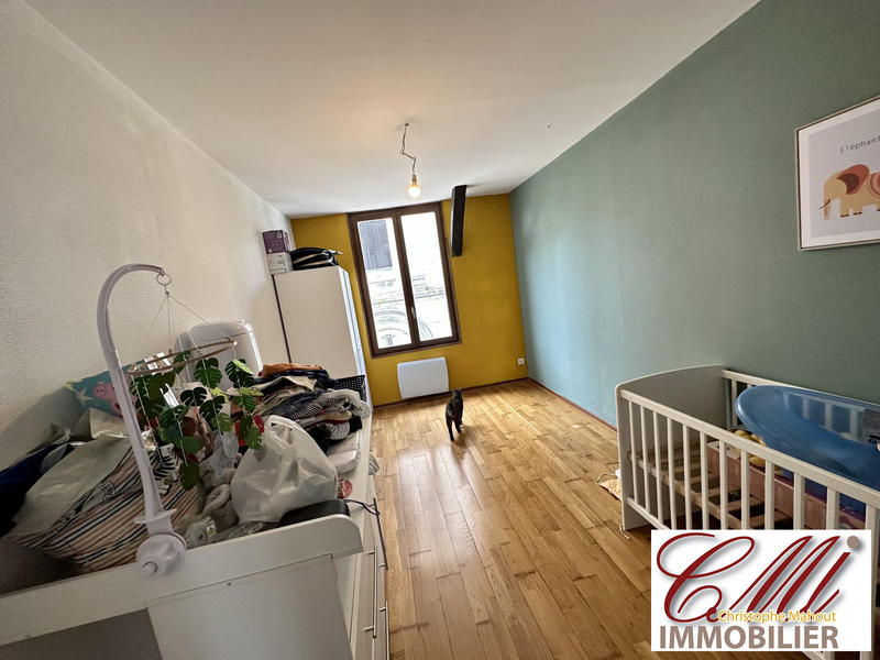 Appartement - 80 m² - 5 pièces
