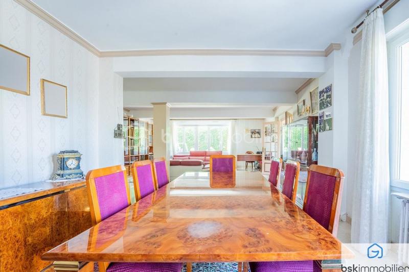 Maison - 320 m² - 10 pièces