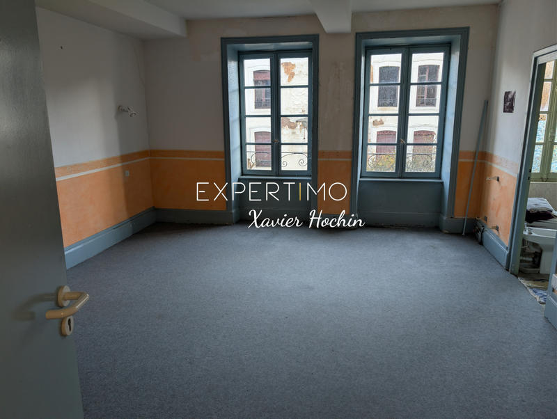 Maison - 960 m² - 32 pièces